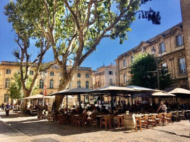 Appartamento Petit cocoon rénové avec vue sur les toits d'Aix en Provence Aix-en-Provence Esterno foto